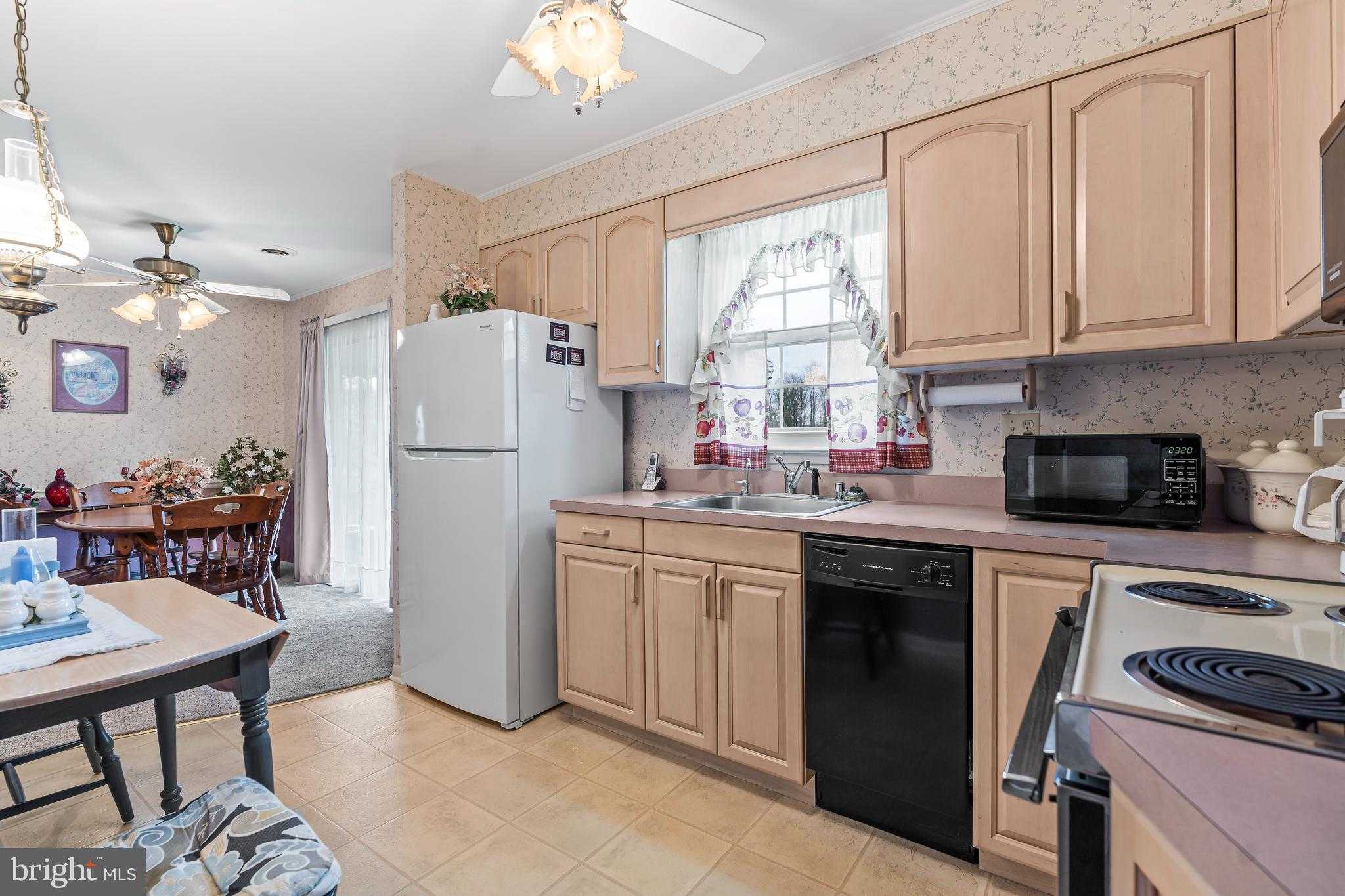 1404 Marshall St photo 7