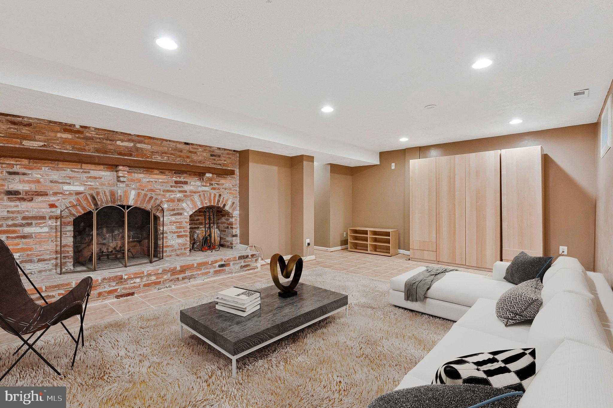 3126 Barnard CT photo 16