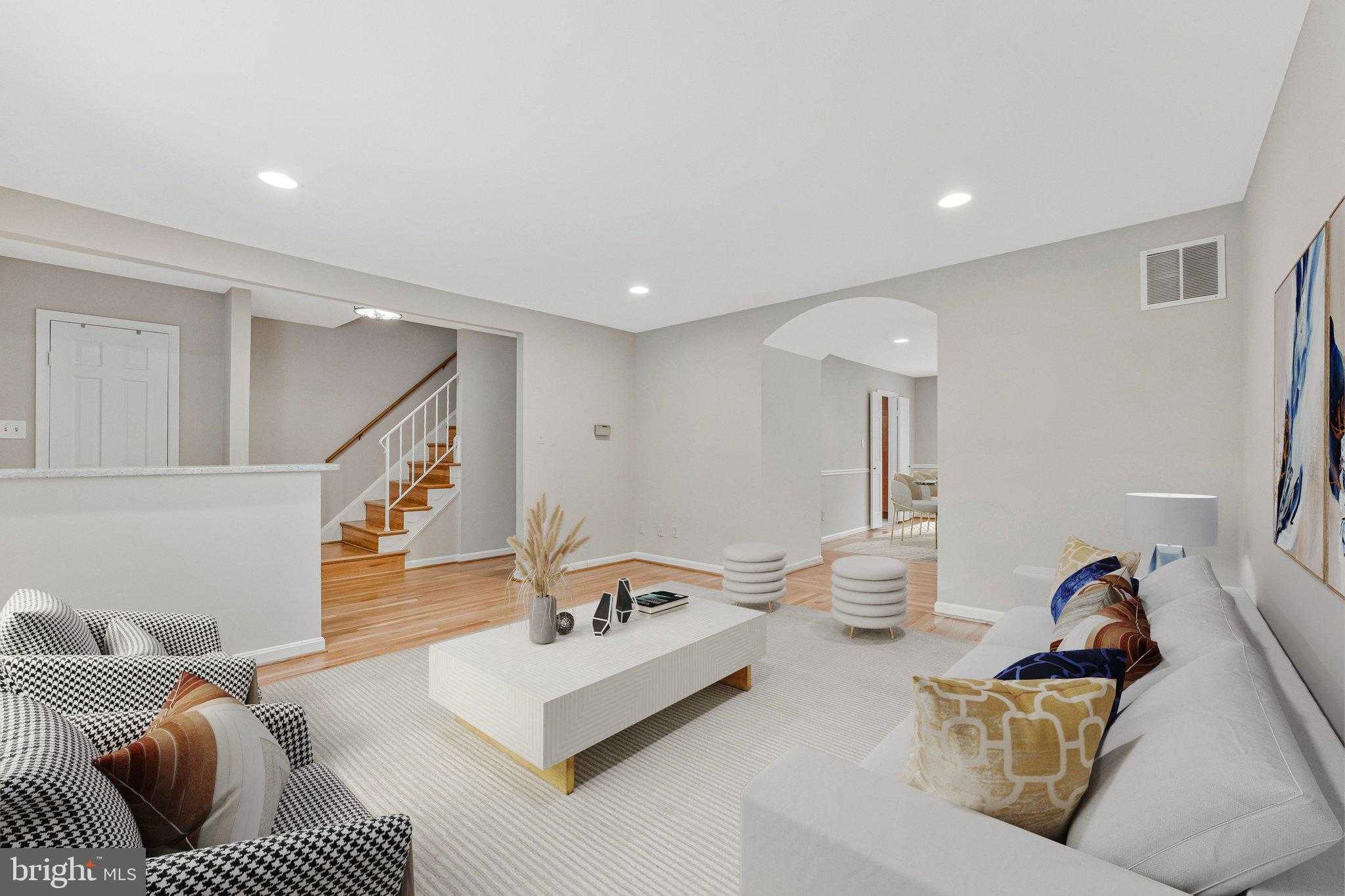 3126 Barnard CT photo 3