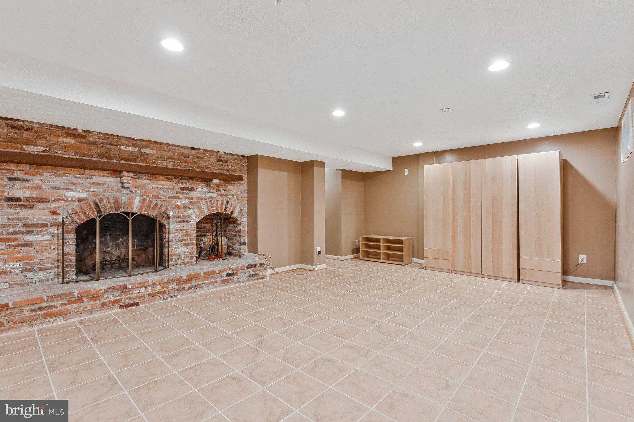 3126 Barnard CT photo 33