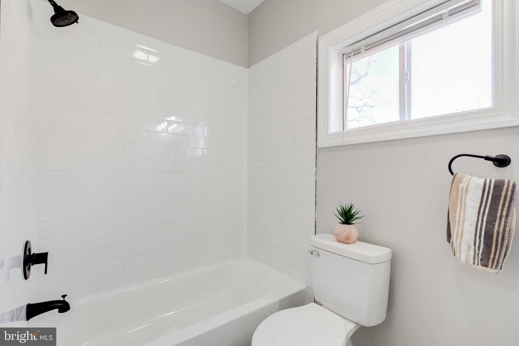 108 N 6th St photo 21