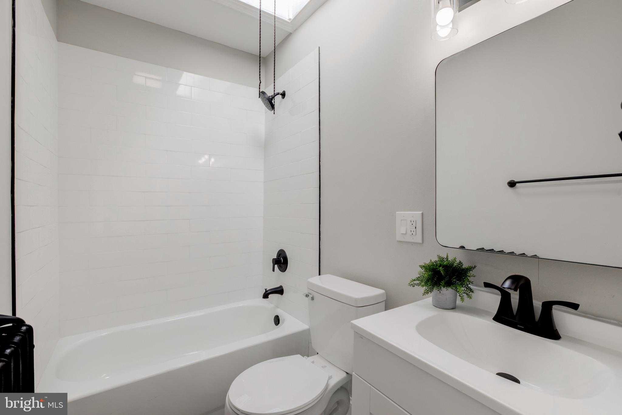 108 N 6th St photo 30