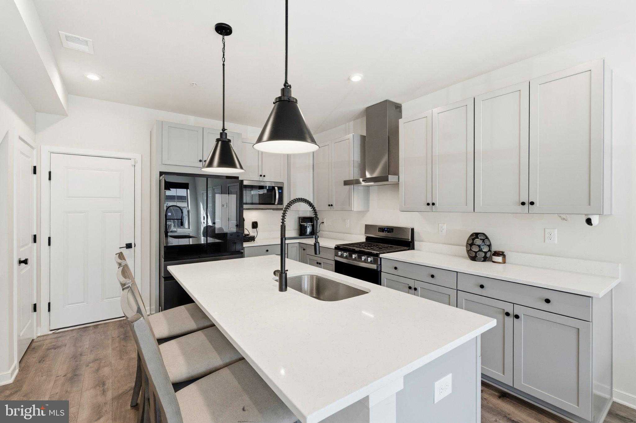 20900 Bluebird Sq photo 13