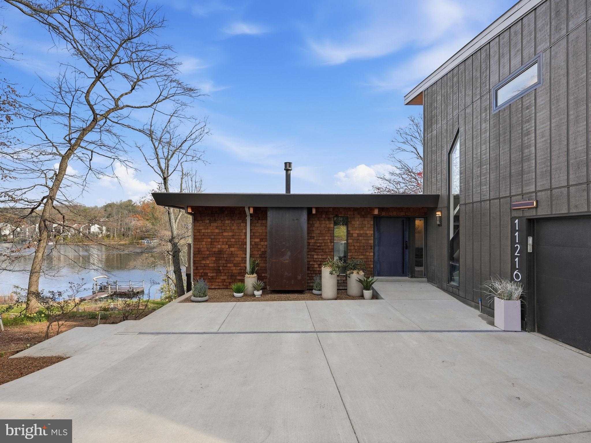 11216 S Shore Rd photo 3