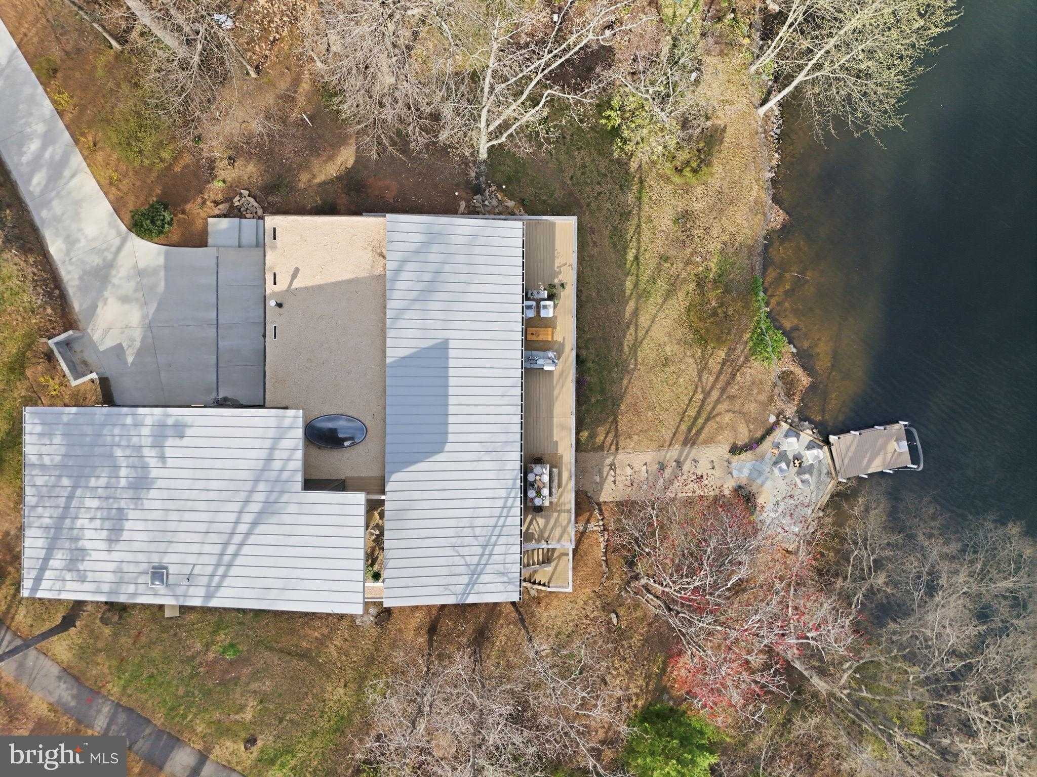 11216 S Shore Rd photo 7