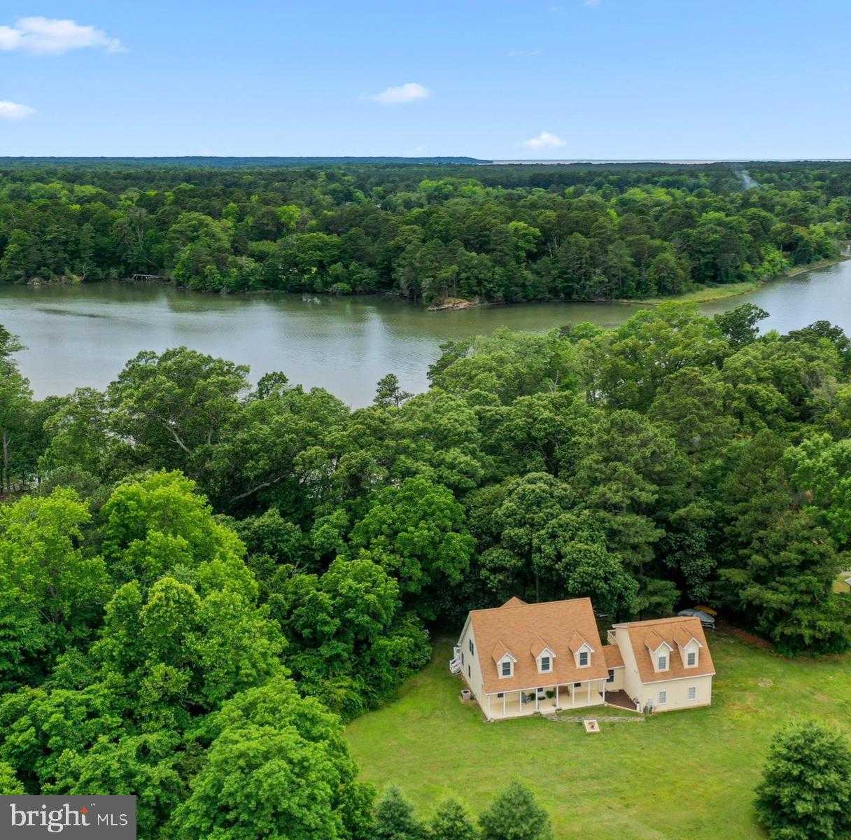 367 Edgewater Ln, Montross