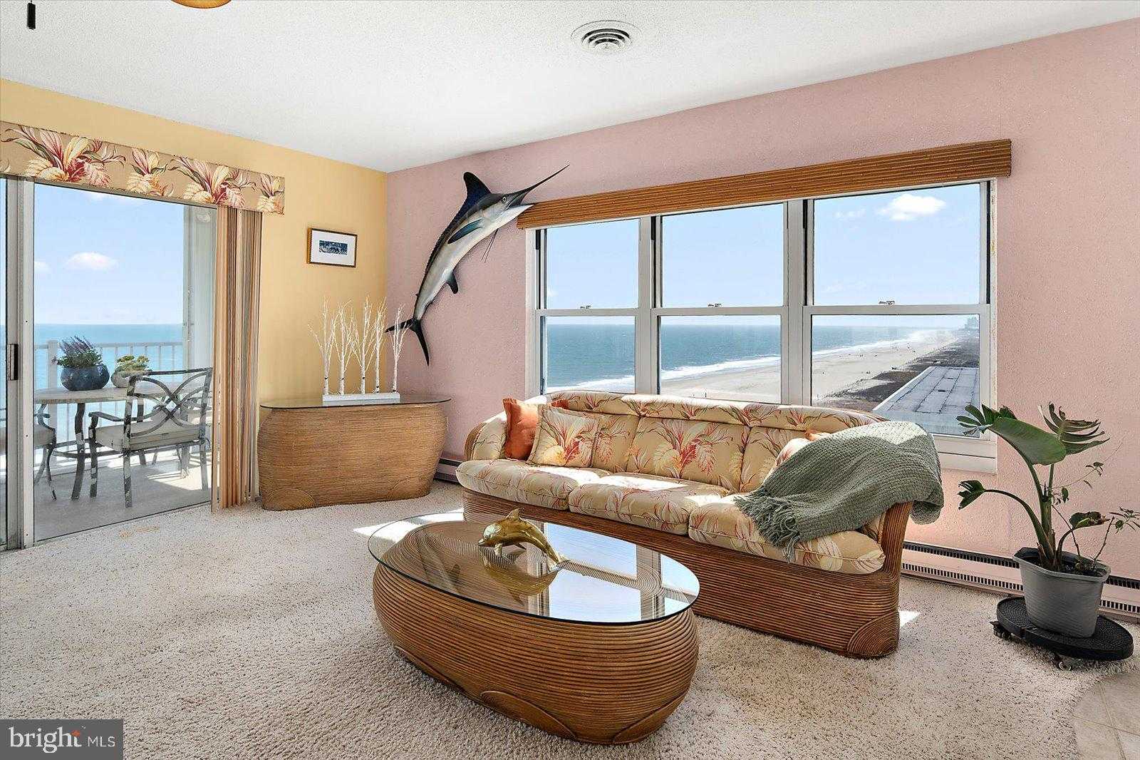 6201 Atlantic Ave Unit 806 photo 18