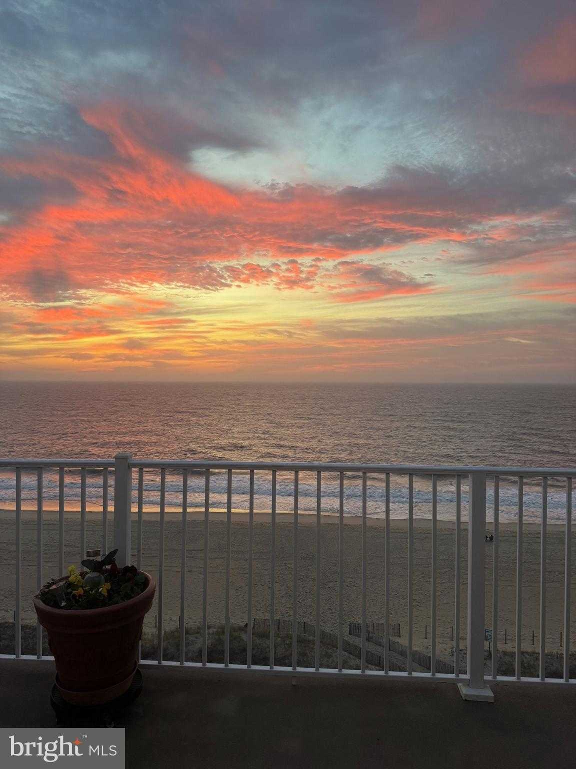 6201 Atlantic Ave Unit 806 photo 78