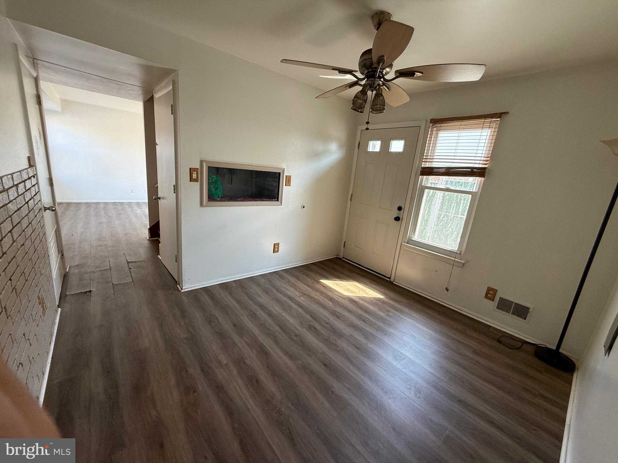 2515 S Howard St photo 11