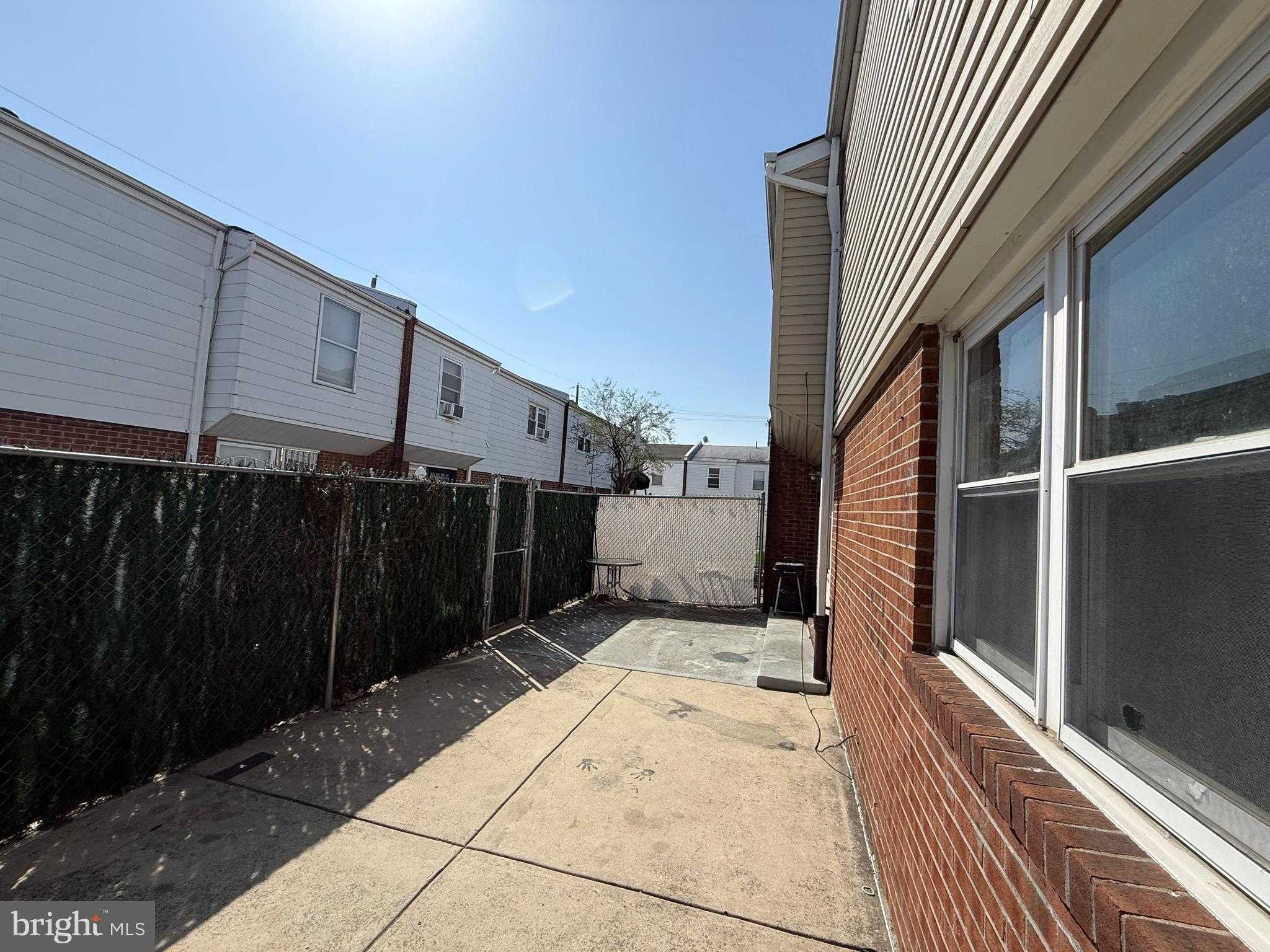 2515 S Howard St photo 33