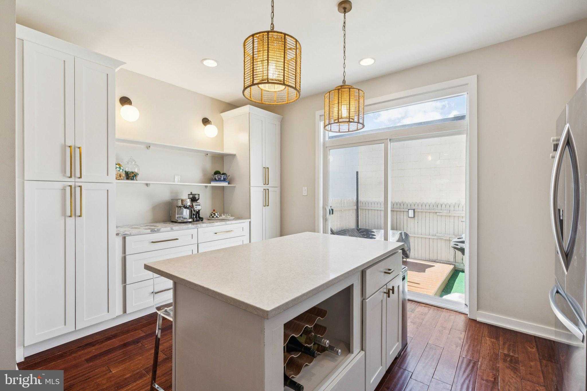 922 N Marshall St photo 11