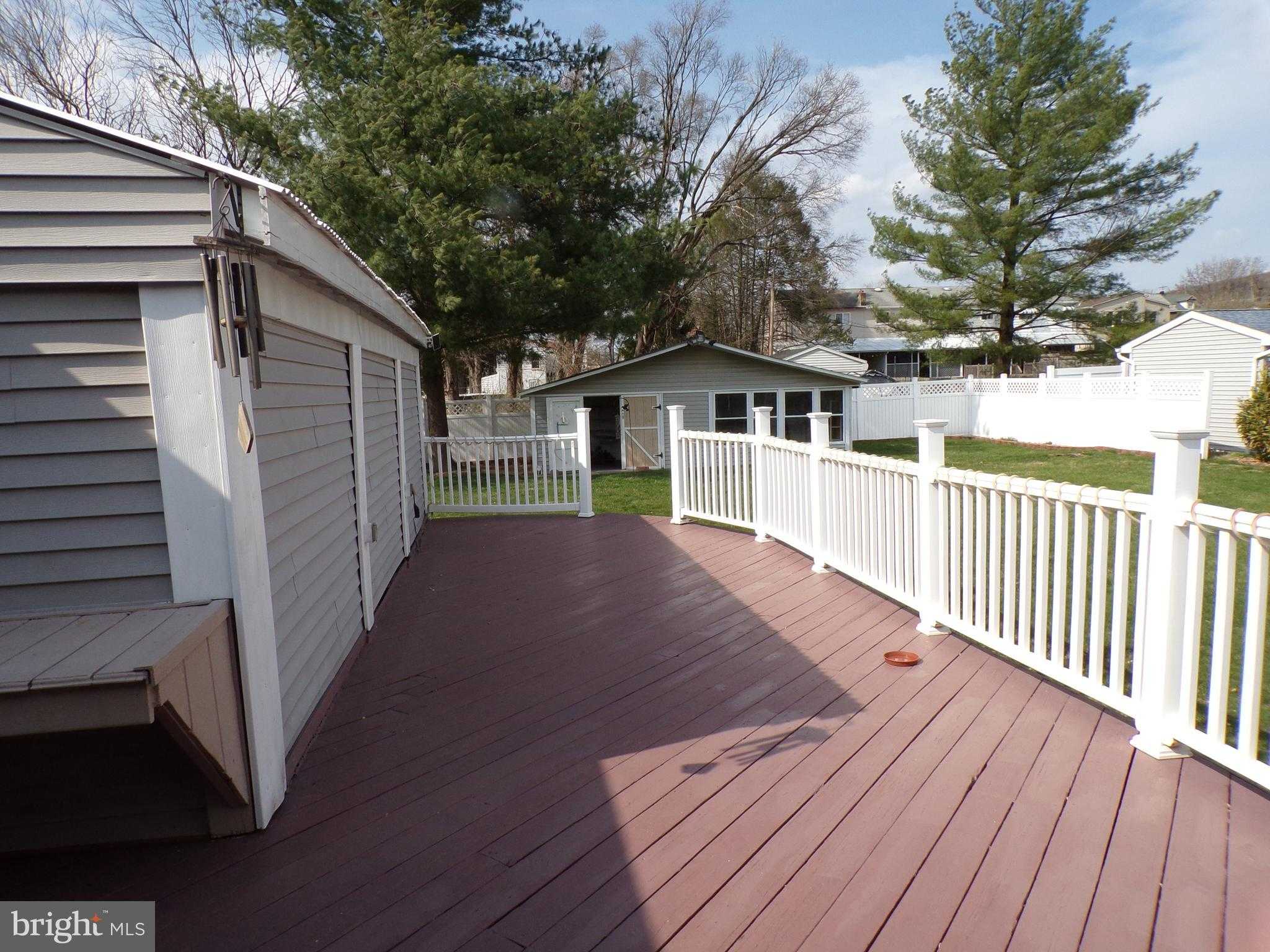 1417 Margaret St photo 36