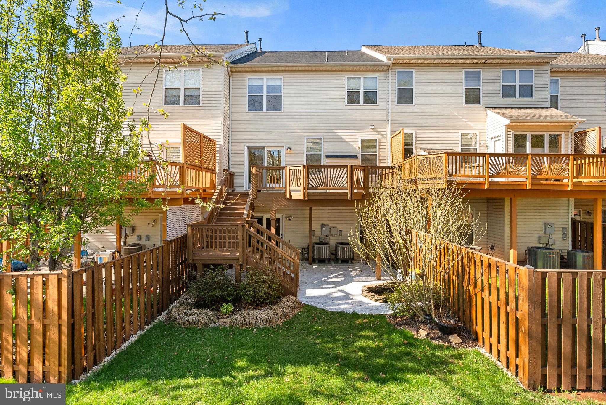 21555 Trowbridge Sq photo 50