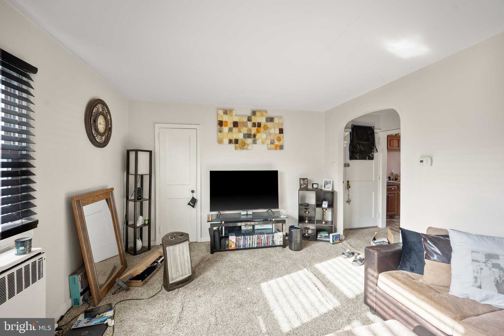 6322 Sylvester St photo 6