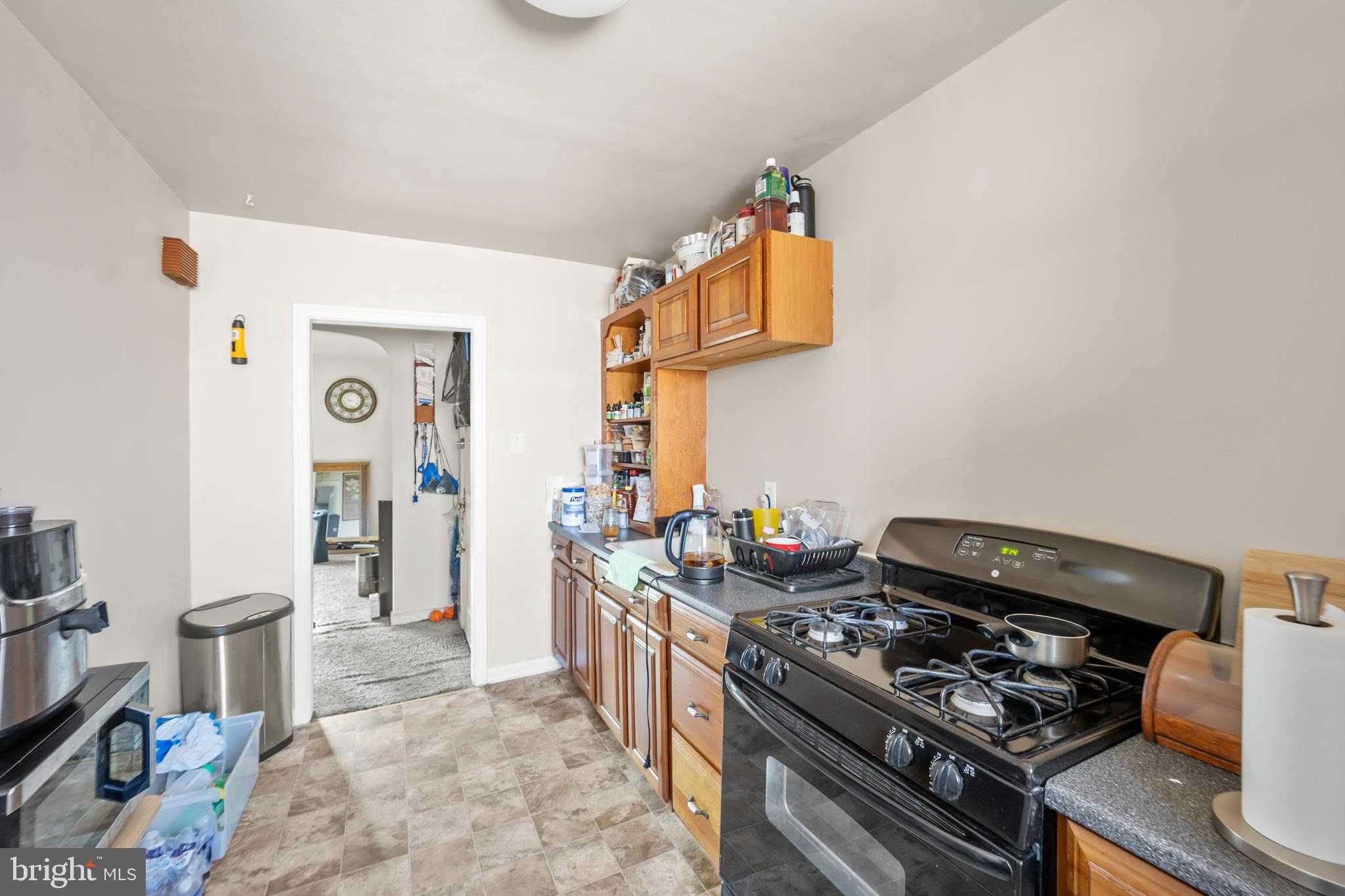 6322 Sylvester St photo 8