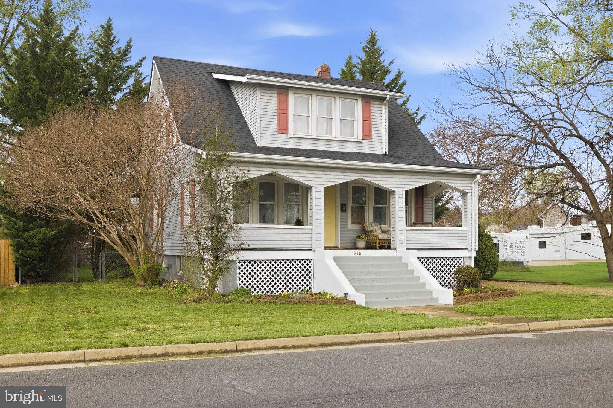 518 Warren Ave photo 2