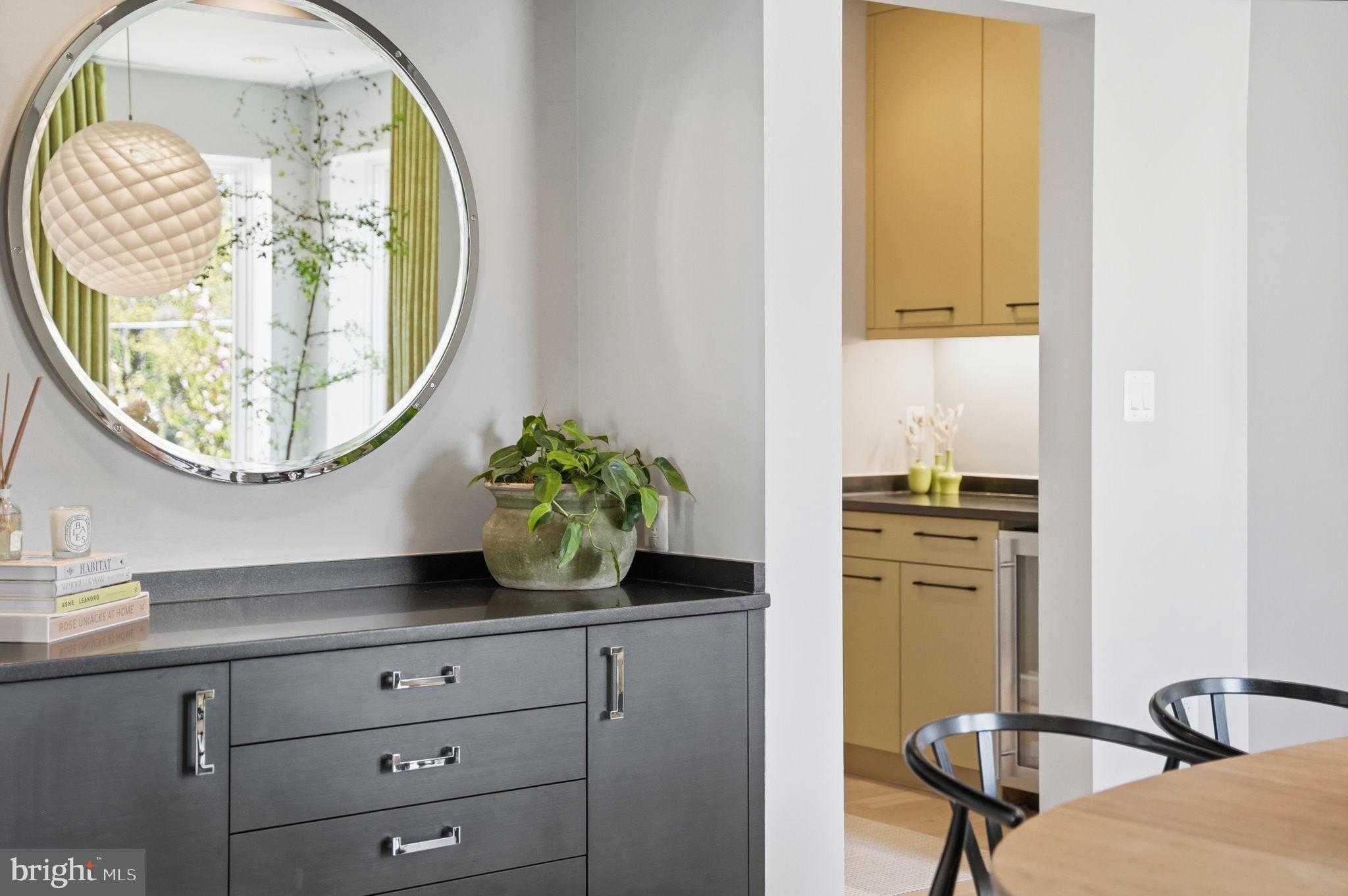 1404 N Herndon St photo 10