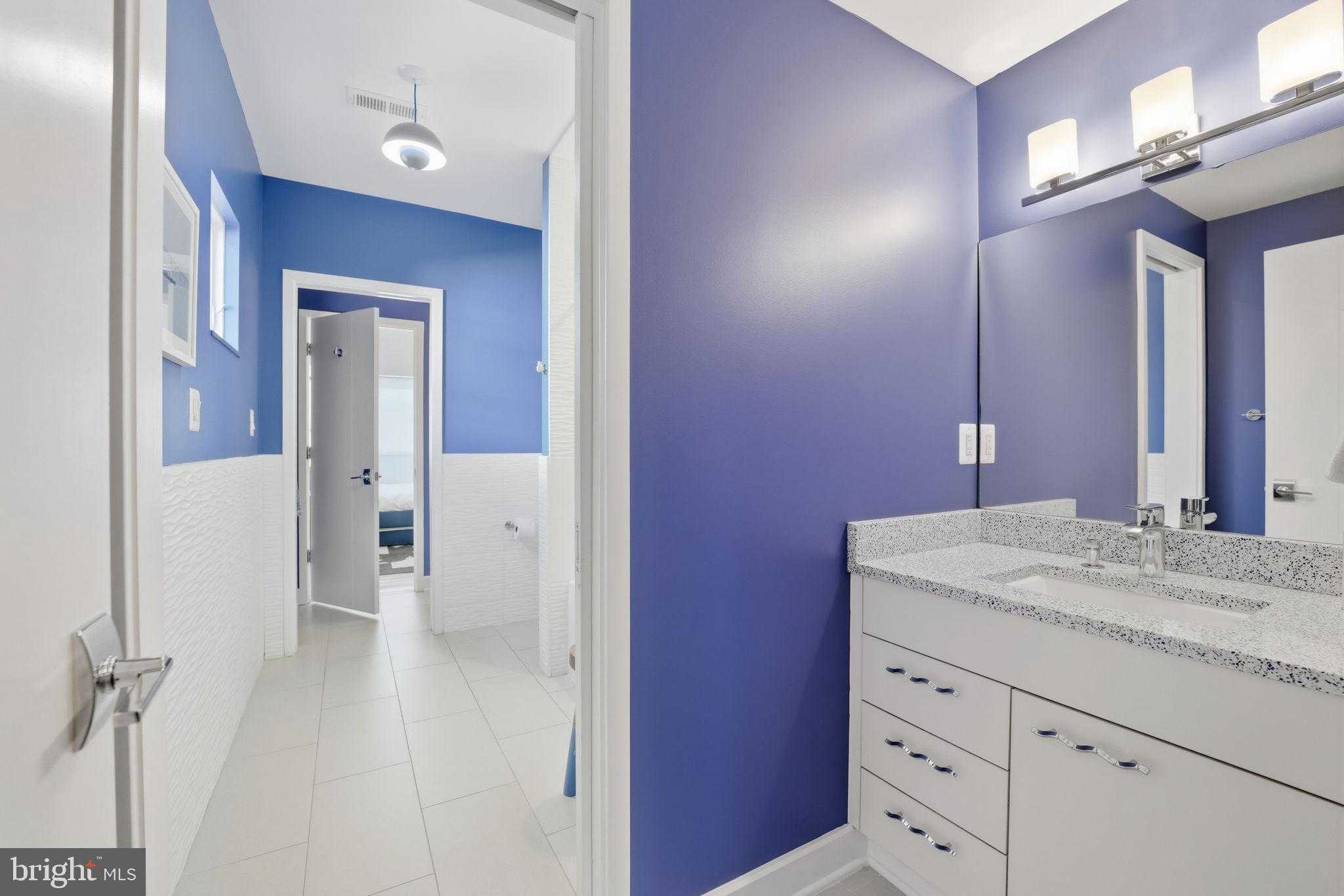 1404 N Herndon St photo 65