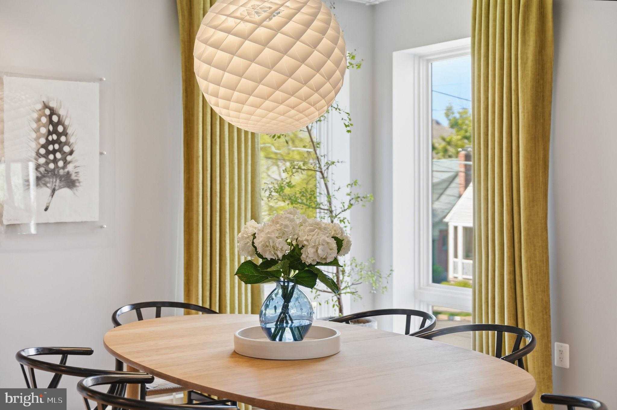 1404 N Herndon St photo 9