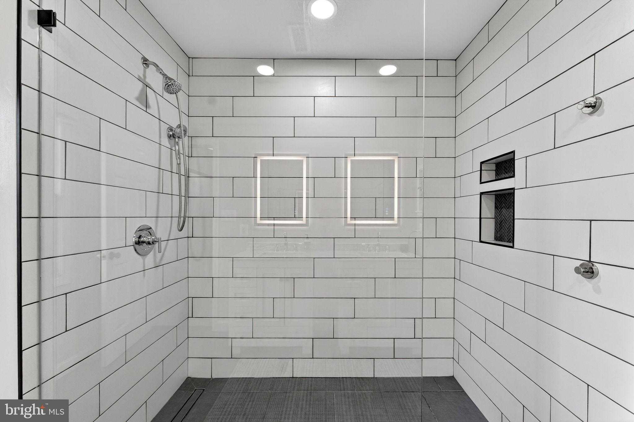 233 Breezewood Dr photo 16