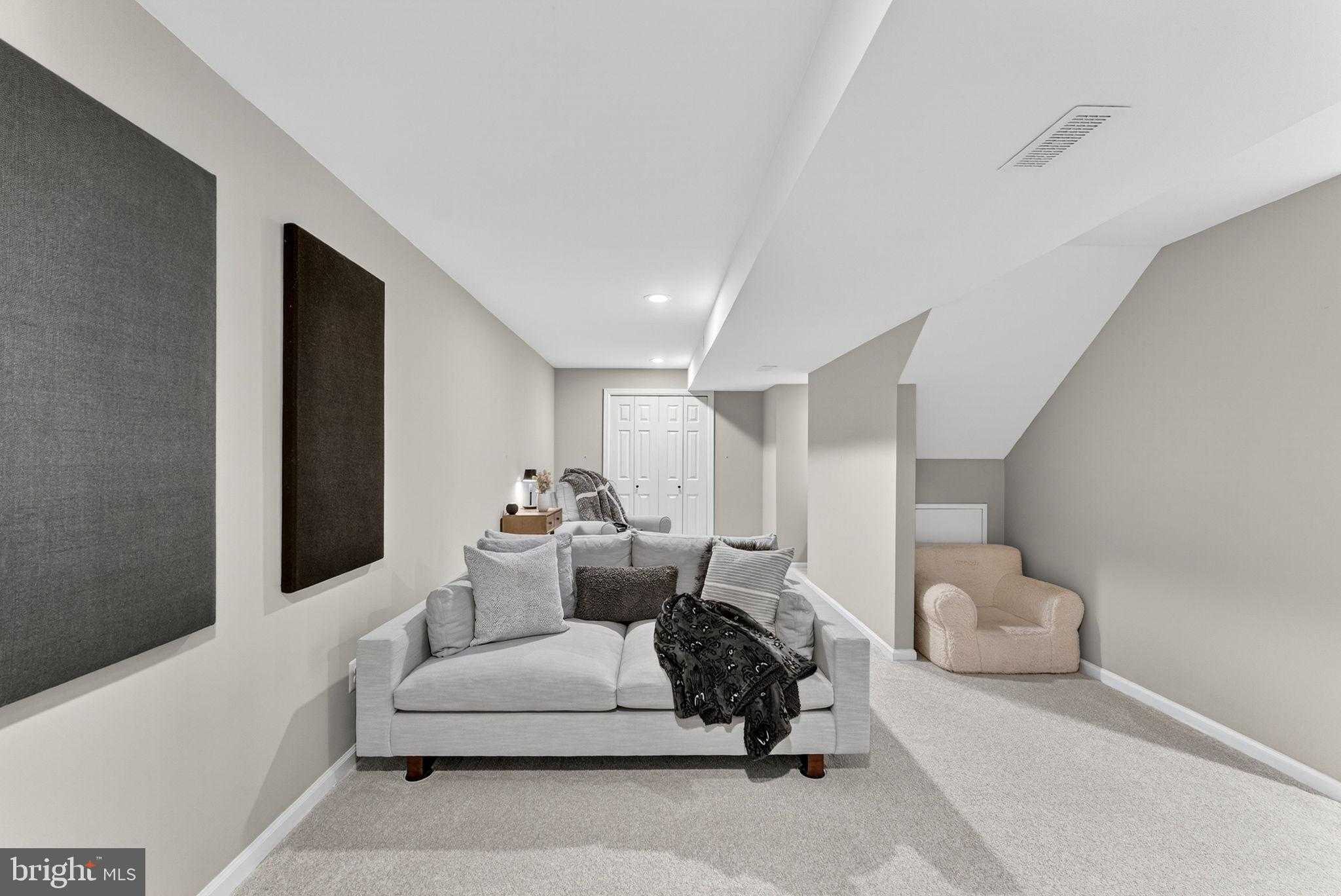 233 Breezewood Dr photo 27