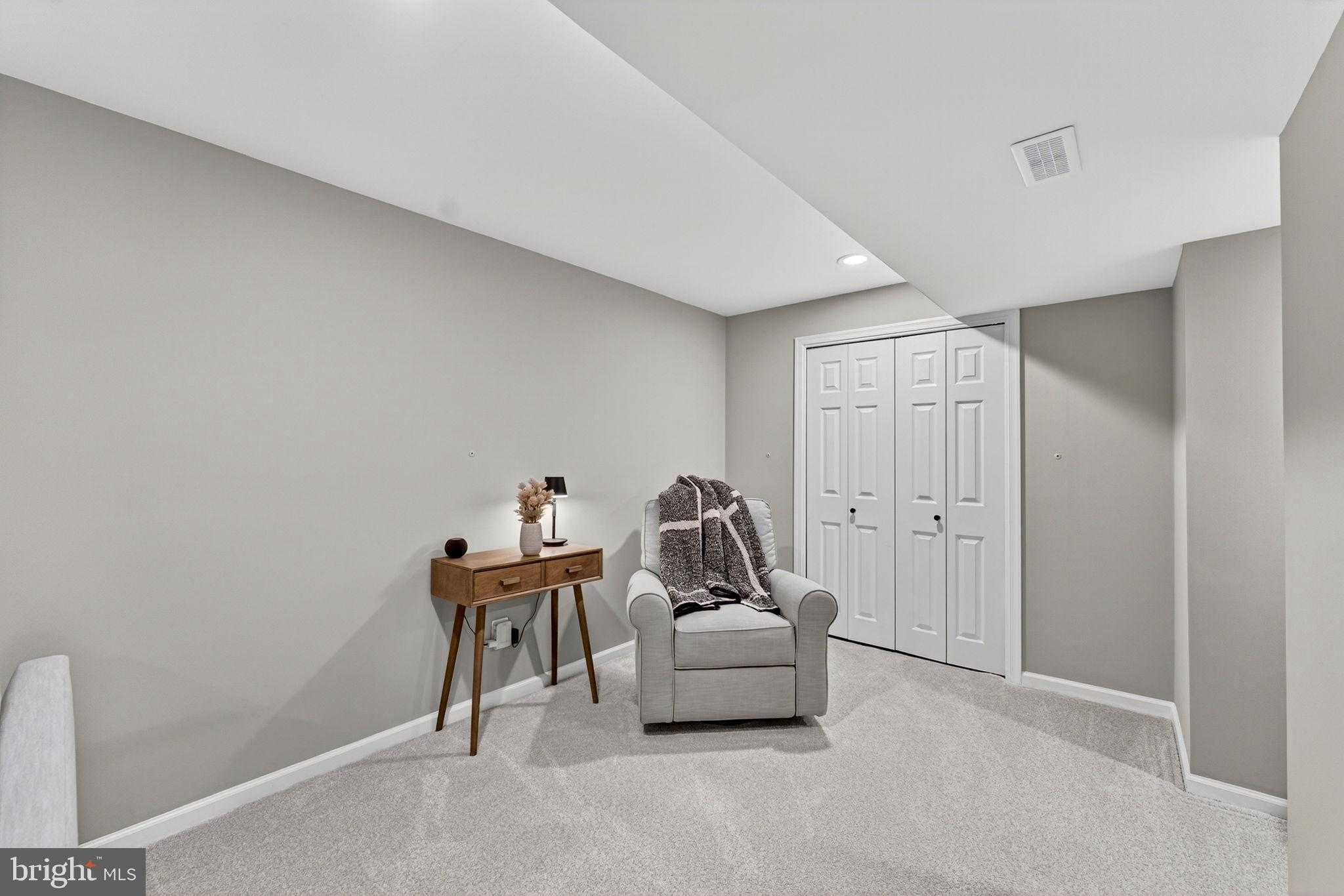 233 Breezewood Dr photo 28