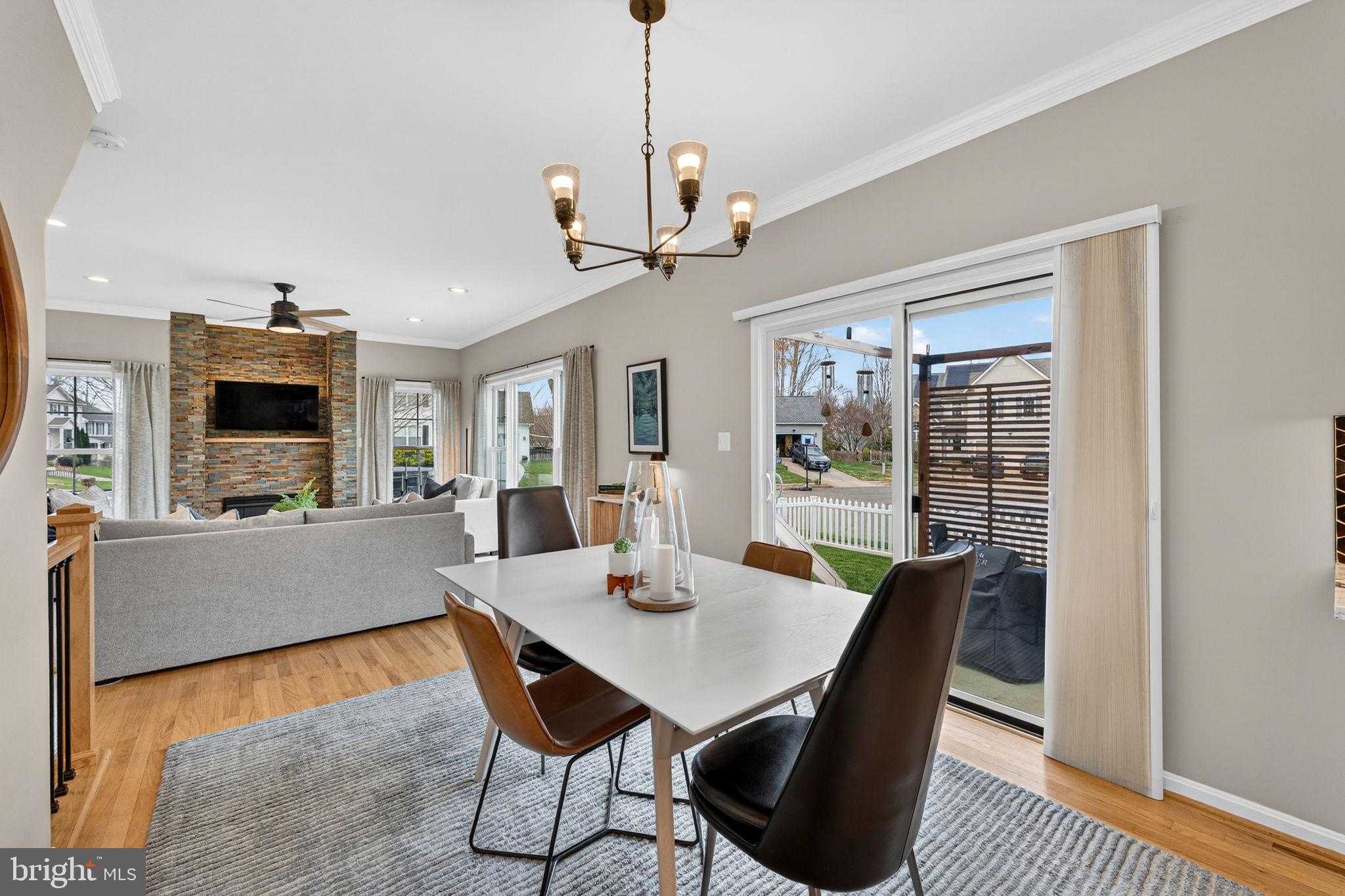 233 Breezewood Dr photo 7