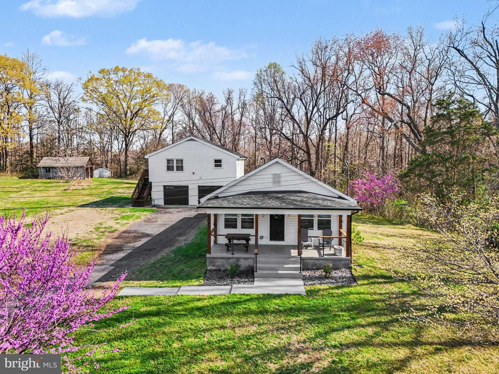 2137 Chapel Way photo 2