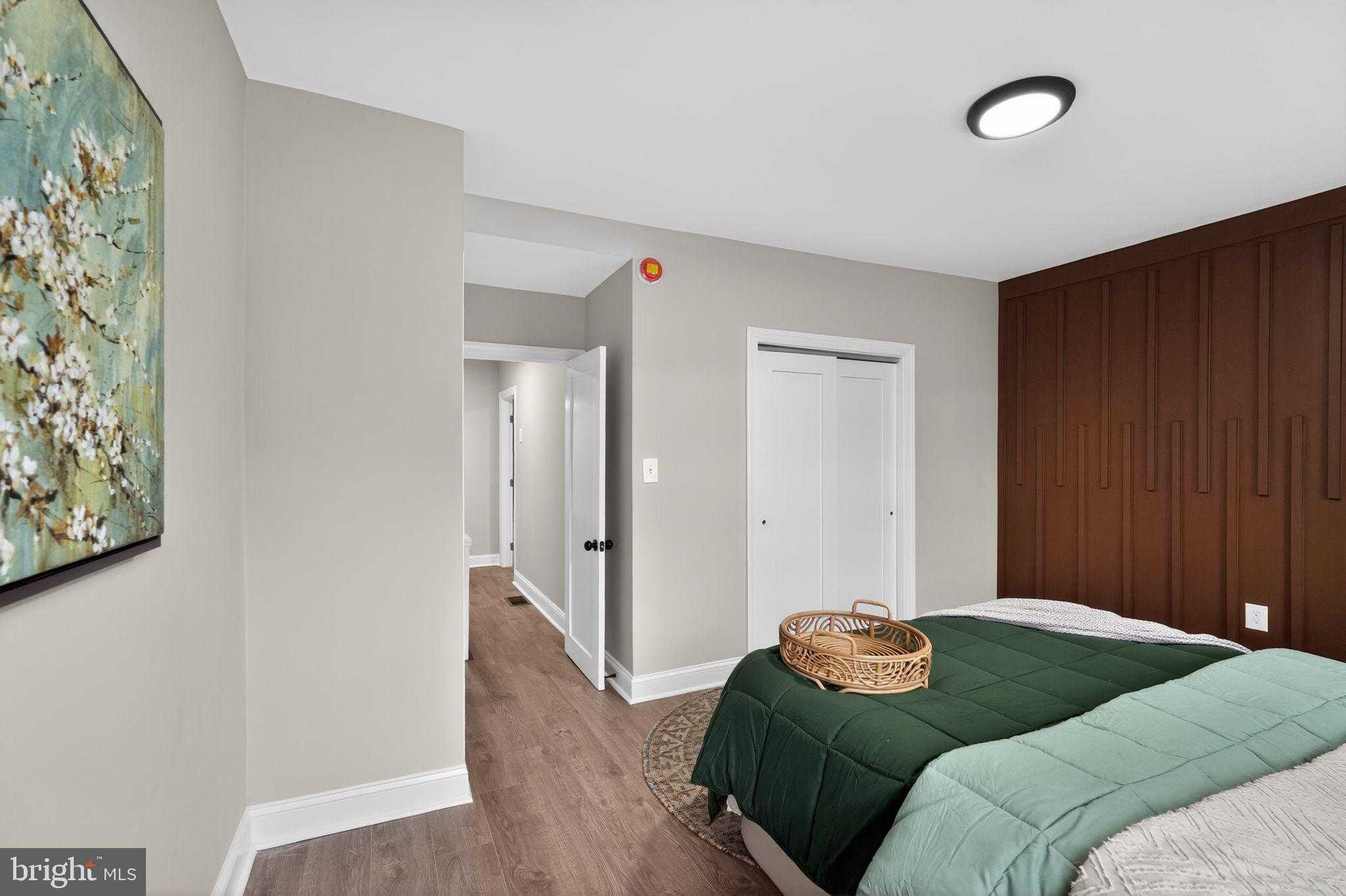 926 Mifflin St photo 16