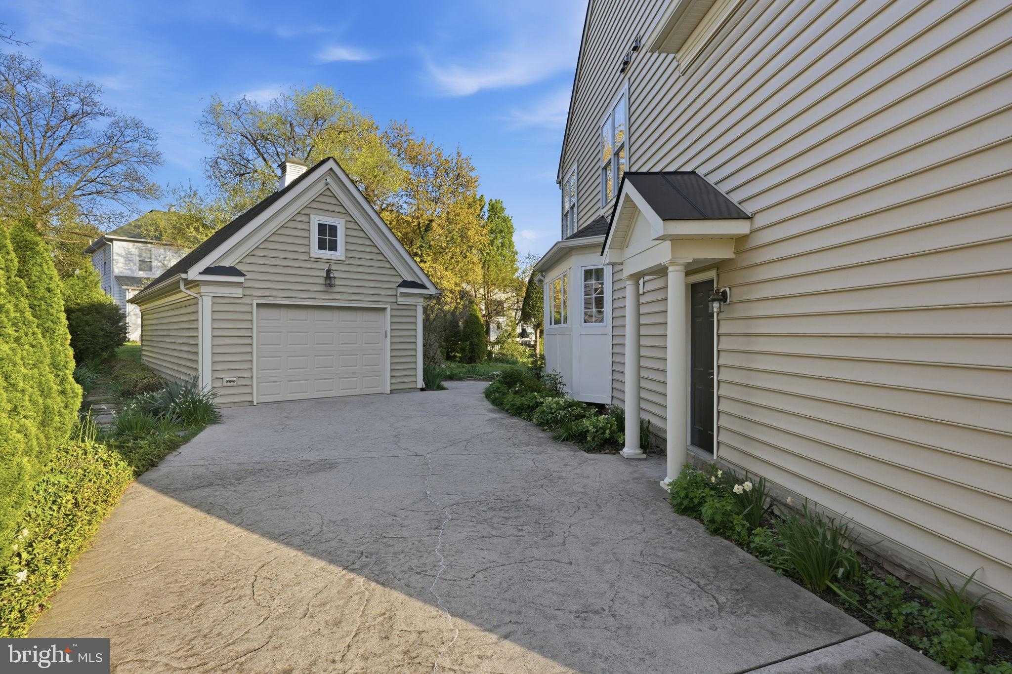 888 Ballou St photo 64