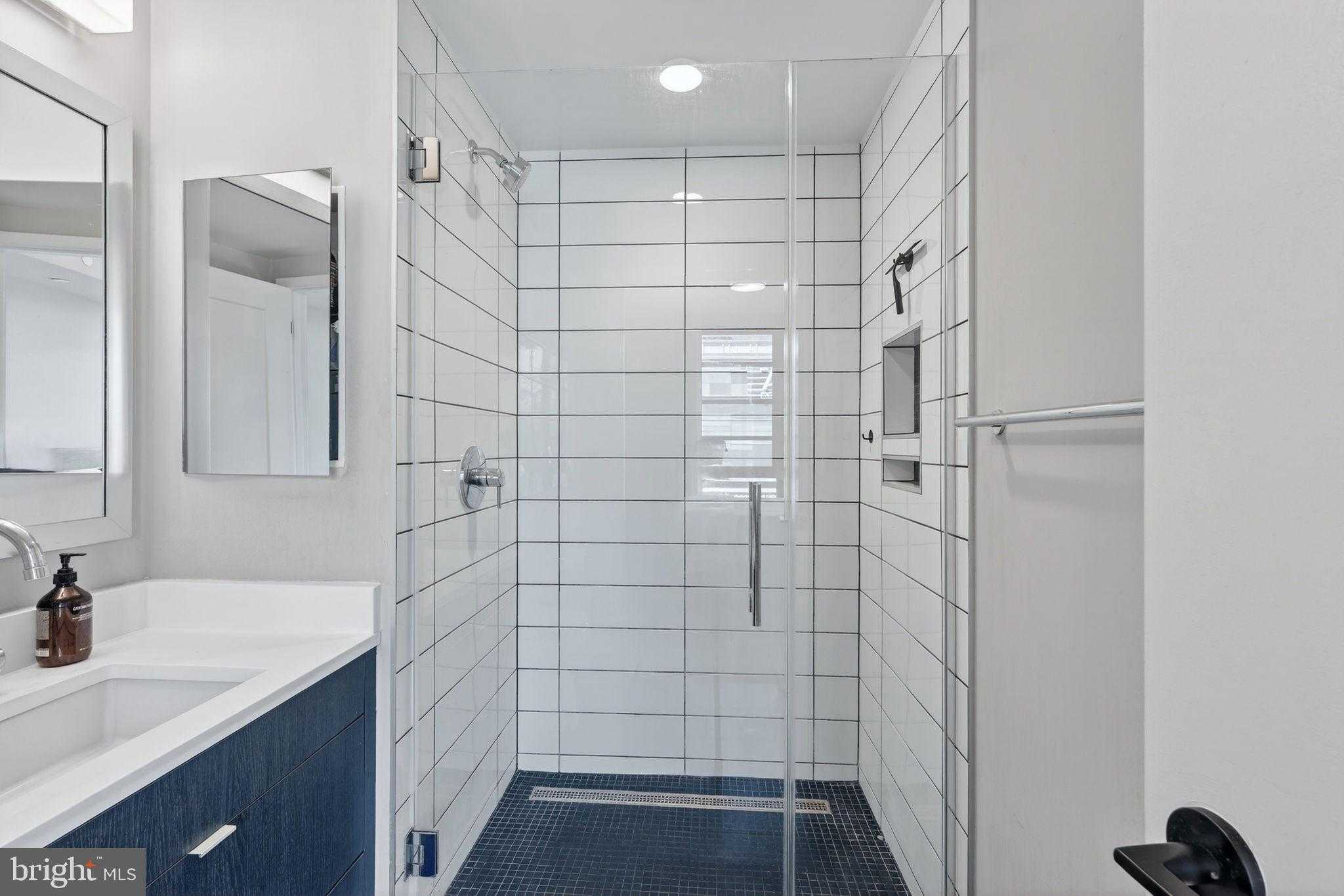 1300 4th St SE Unit 205 photo 17