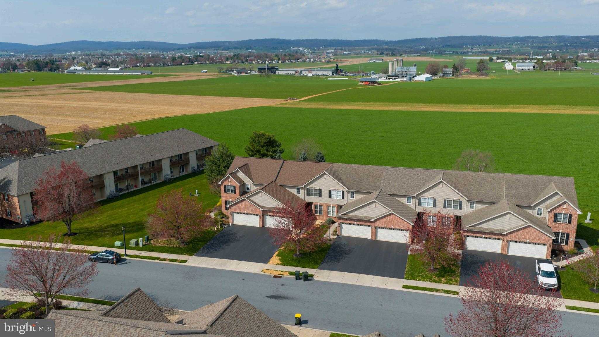 66 Weaver Ave photo 43