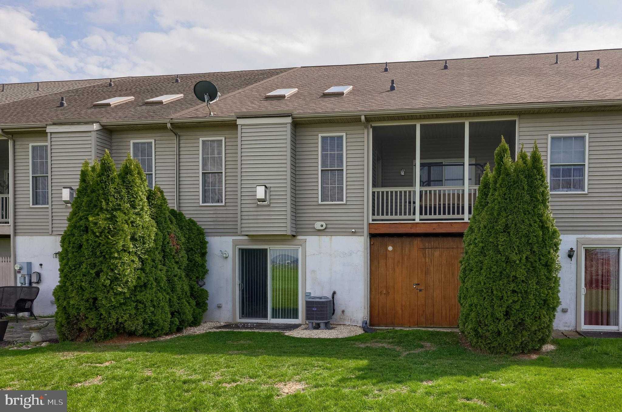 66 Weaver Ave photo 53