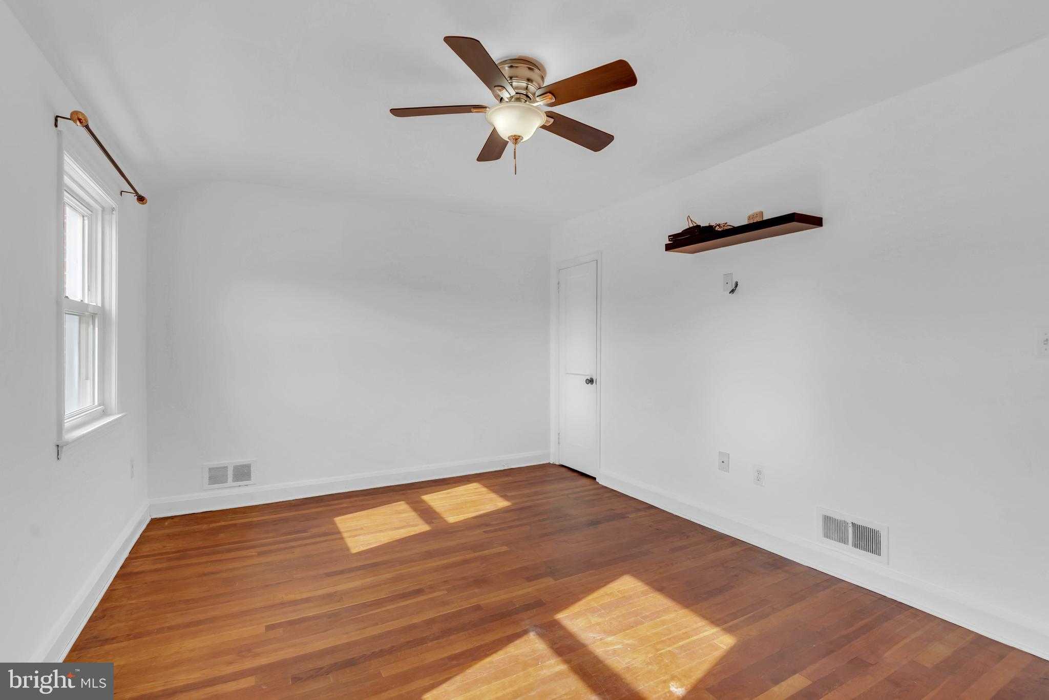 1948 Quentin Rd photo 16