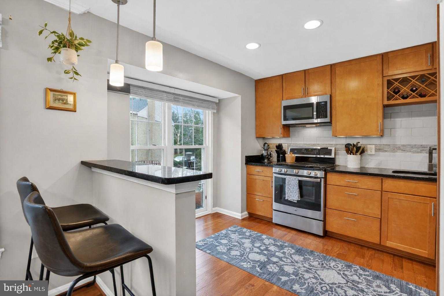 4830 Treasure CT photo 7