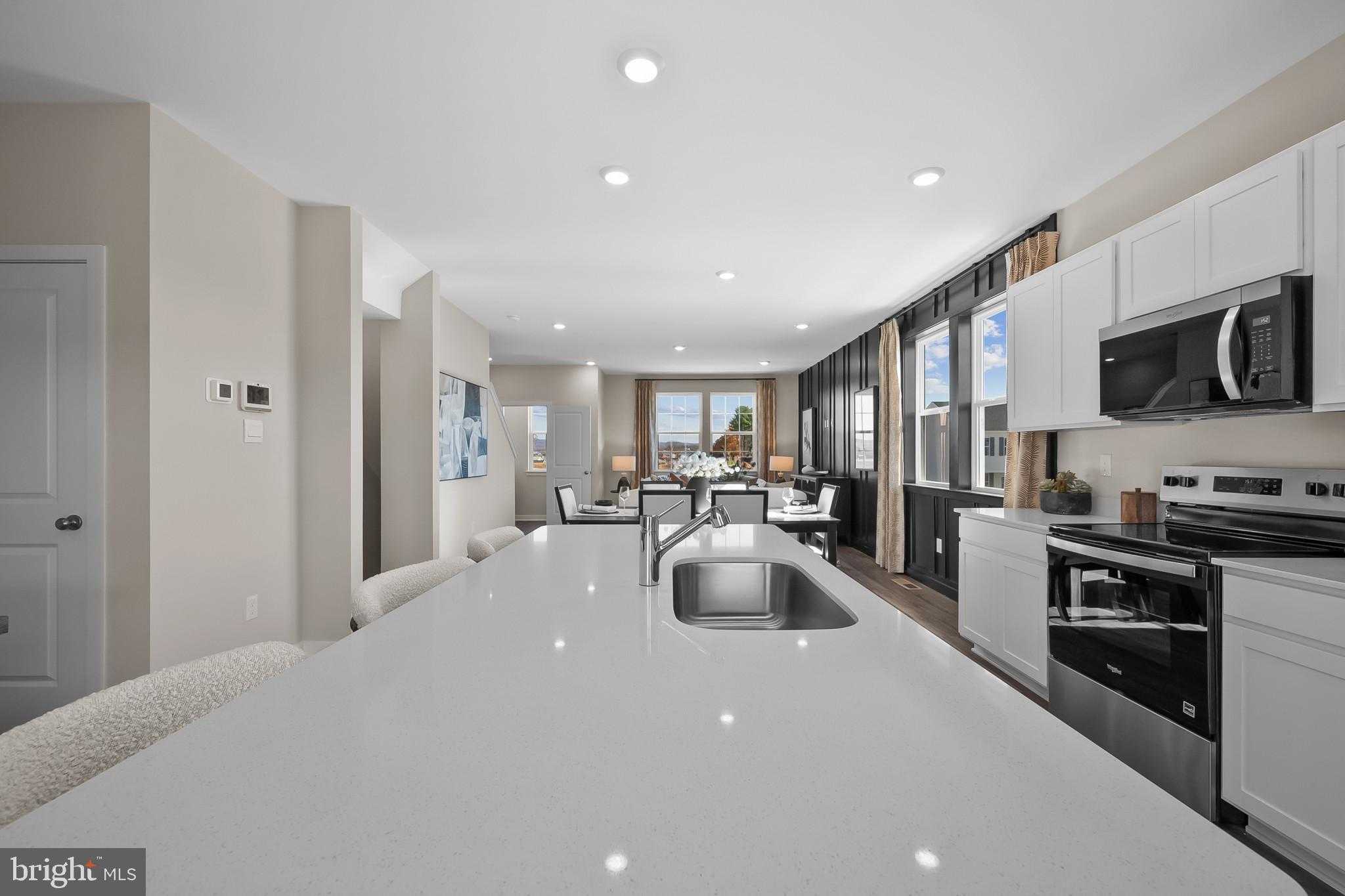 10 Aloma St photo 10