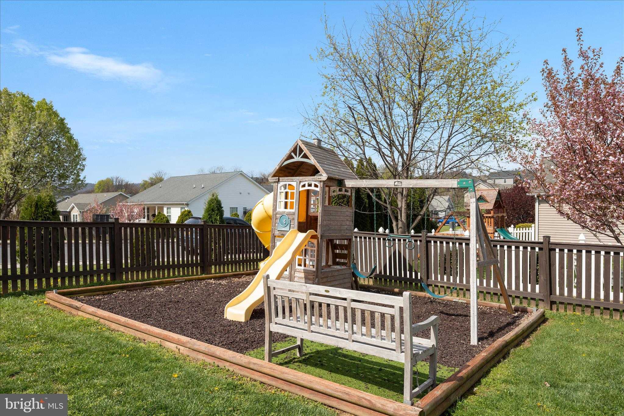 74 Toulouse Ln photo 48