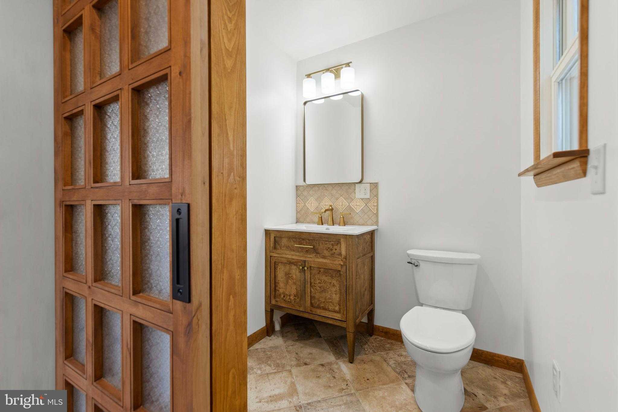 112 W Germain St photo 7