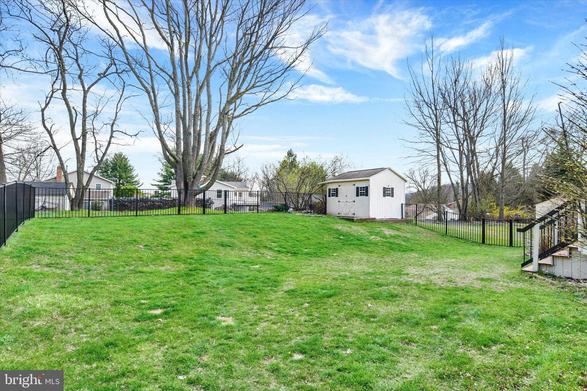 466 Chestnut Way photo 32