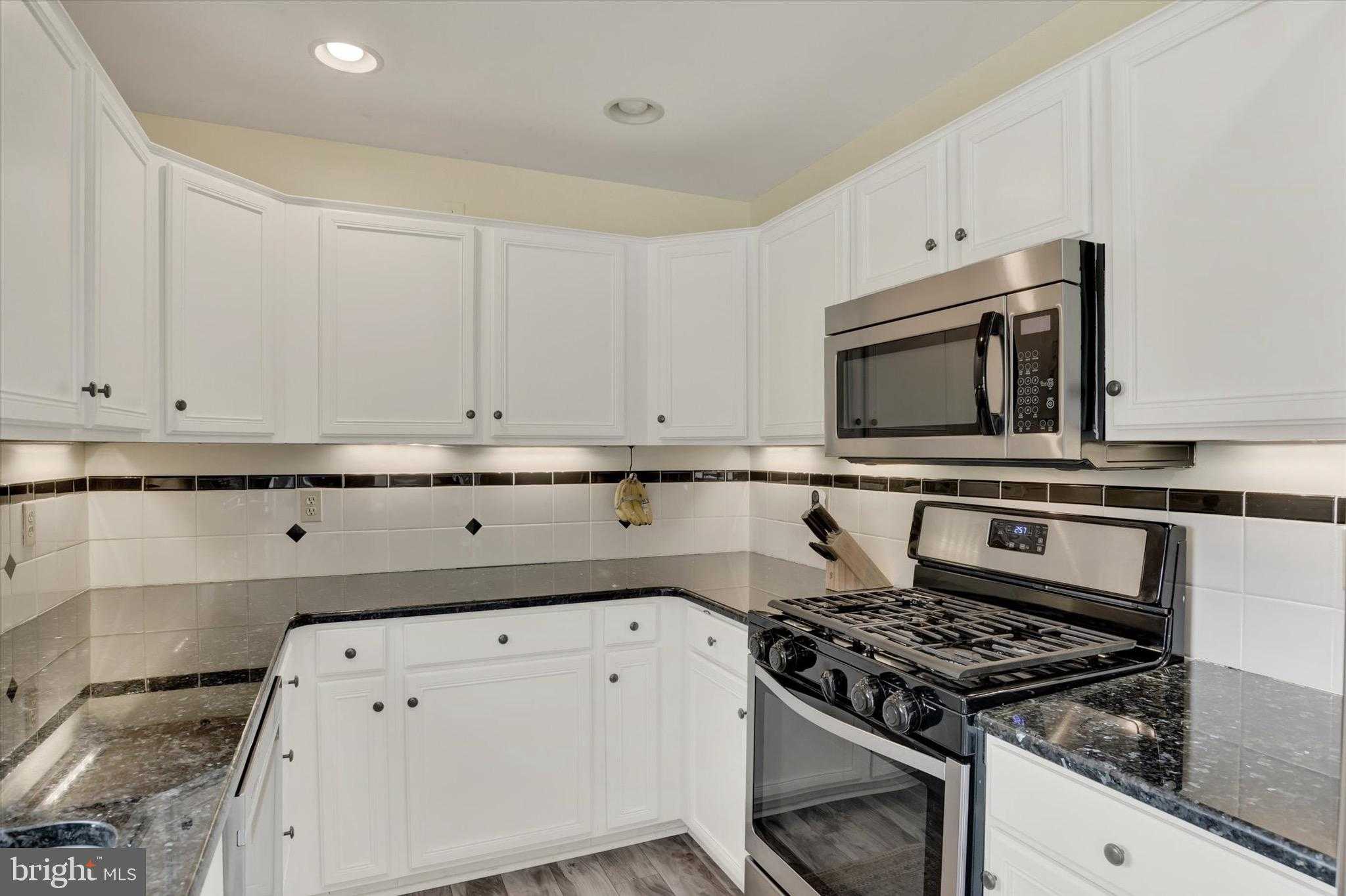 466 Chestnut Way photo 5