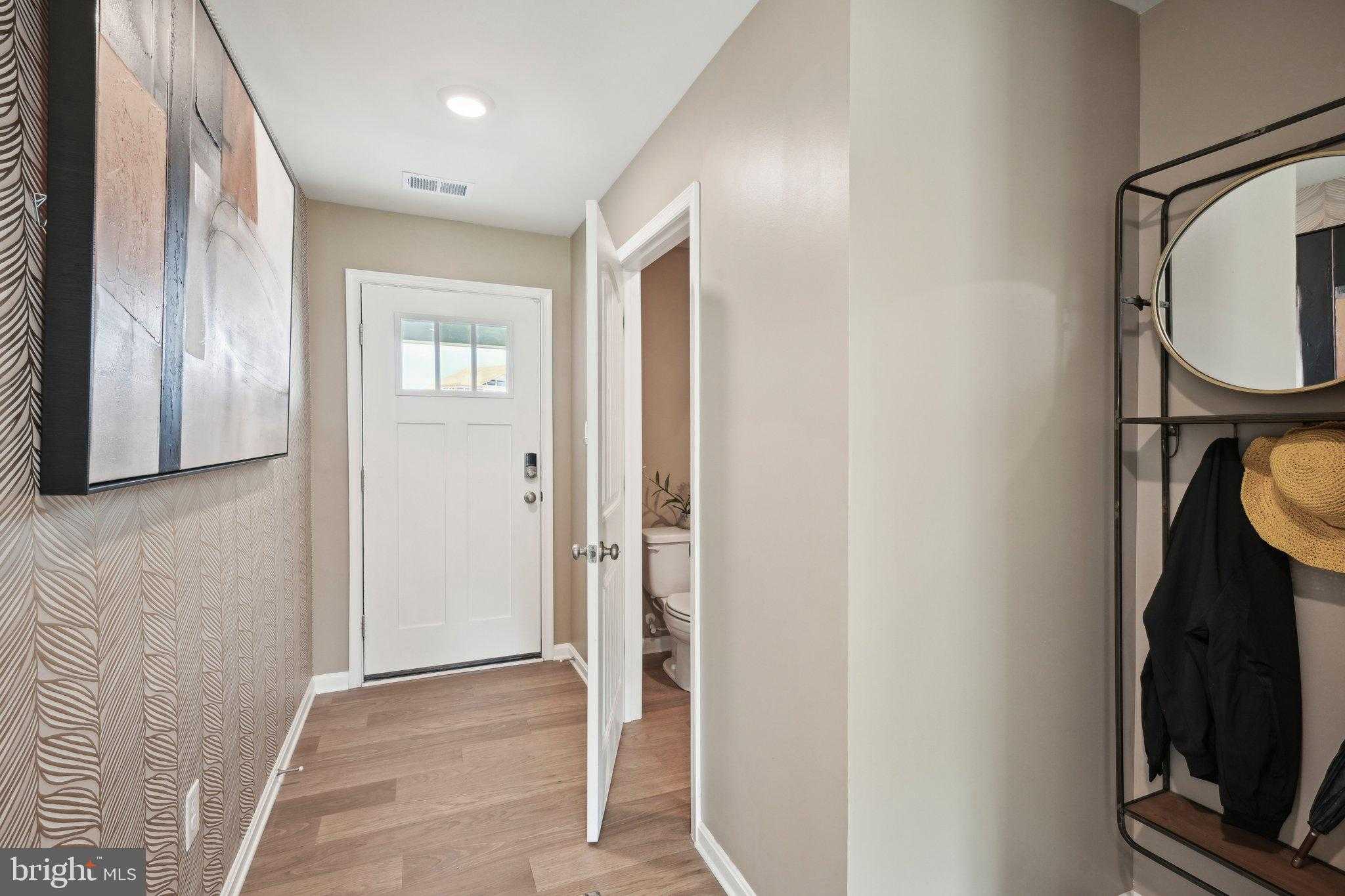 1158 Wintermead Loop photo 2