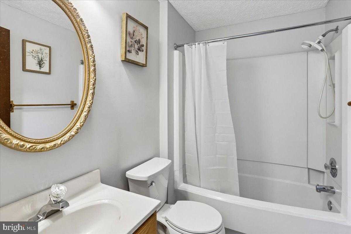 2839 Shepperton Ter photo 18