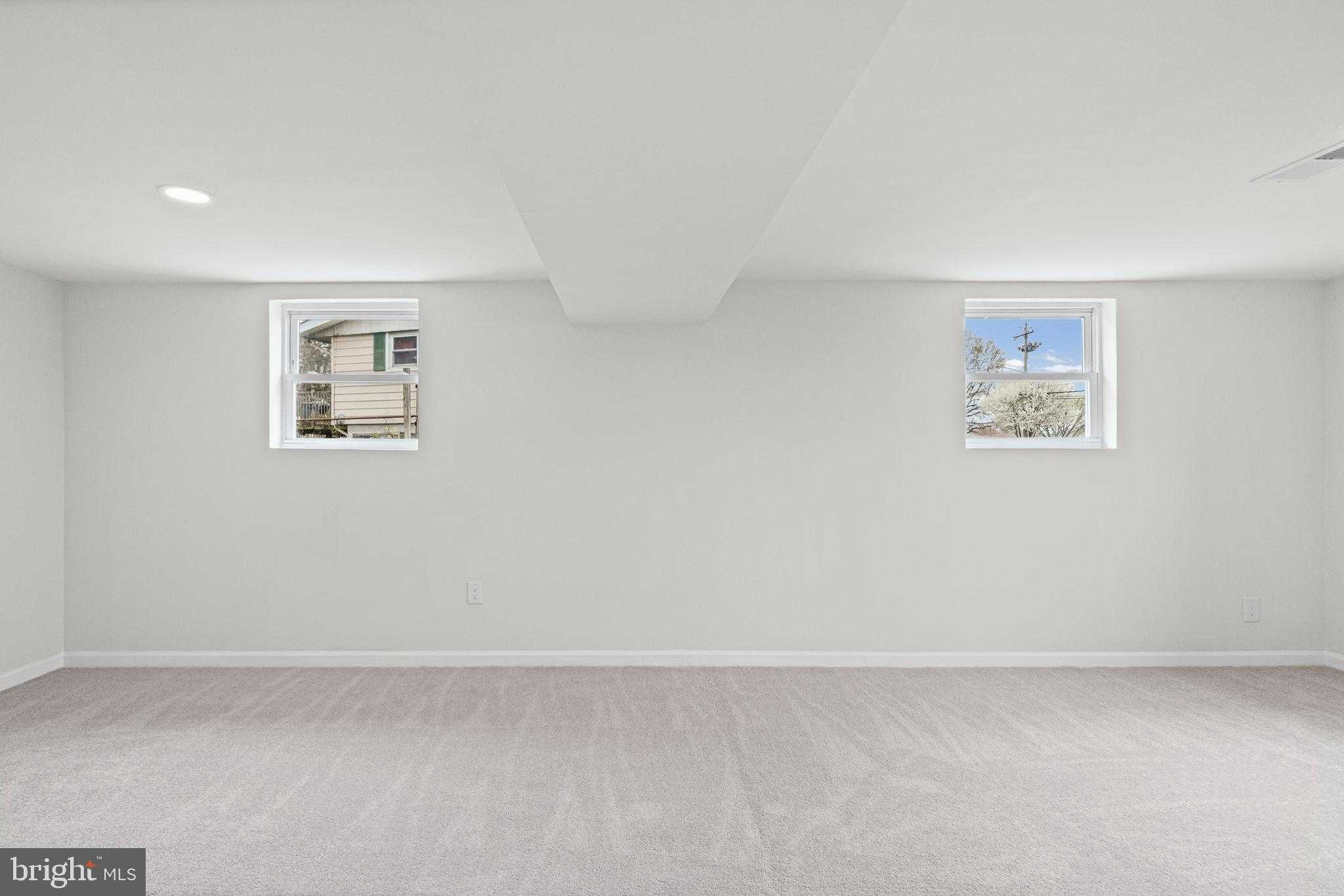 2404 Willoughby Beach Rd photo 5