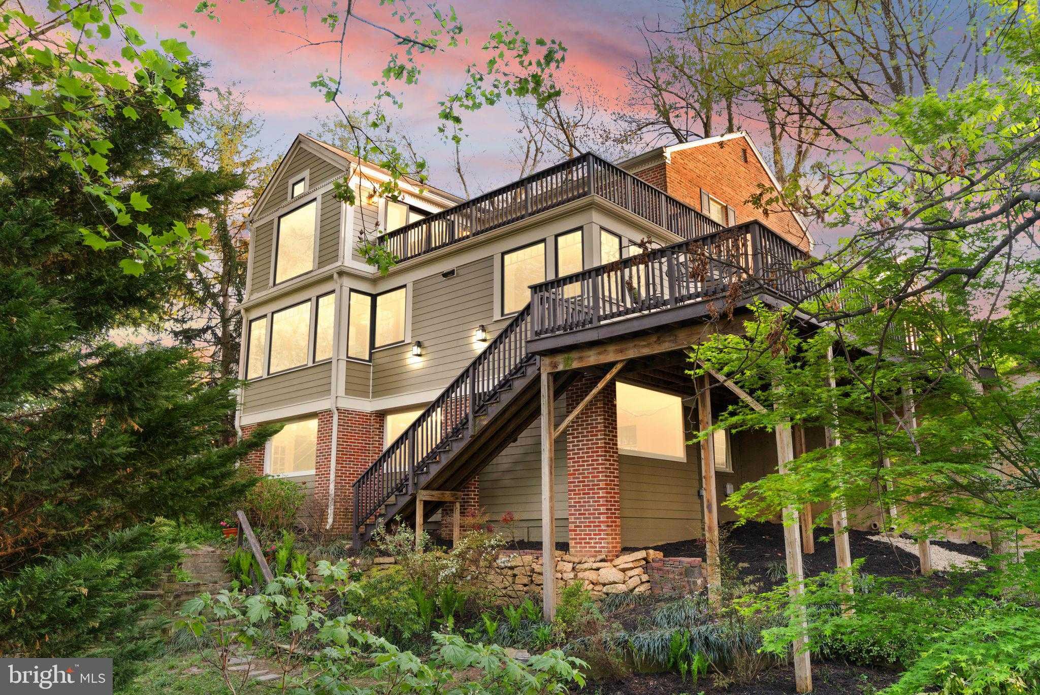 319 Kentucky Ave photo 2