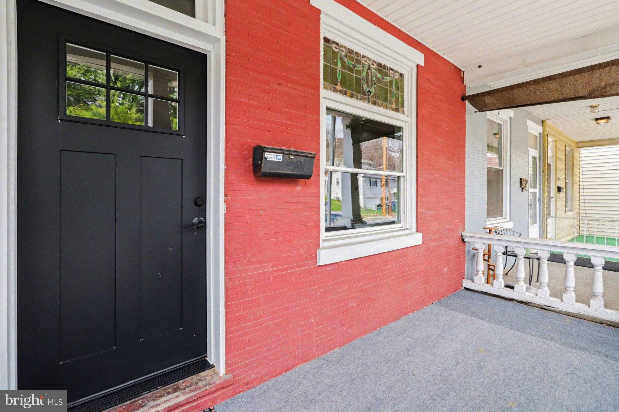 644 S 2nd St photo 2