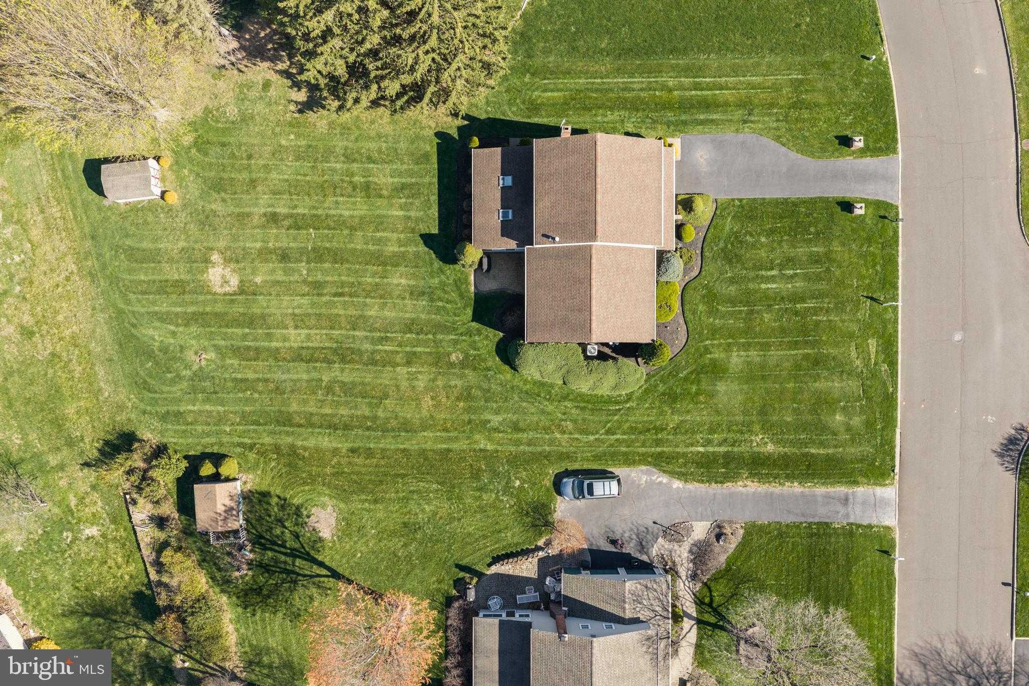 111 W Buttonwood Dr photo 37