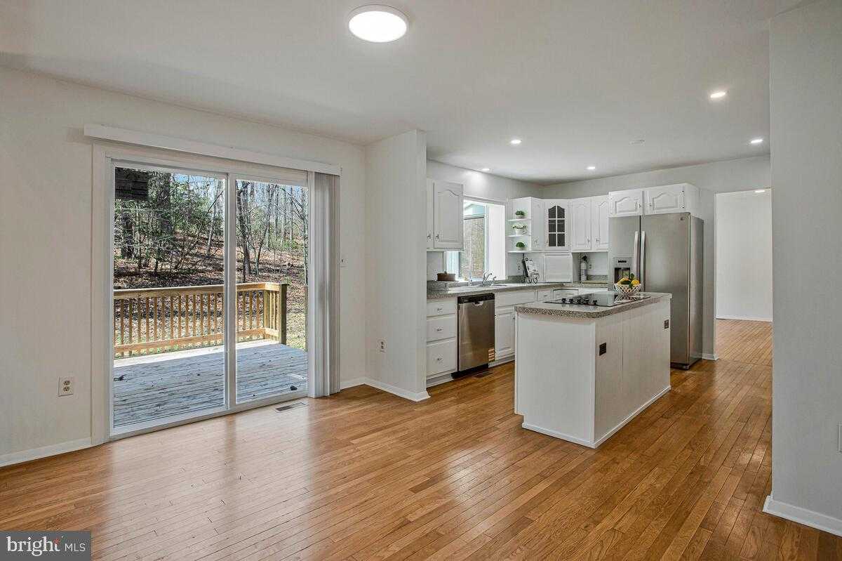 4200 Henry CT photo 7