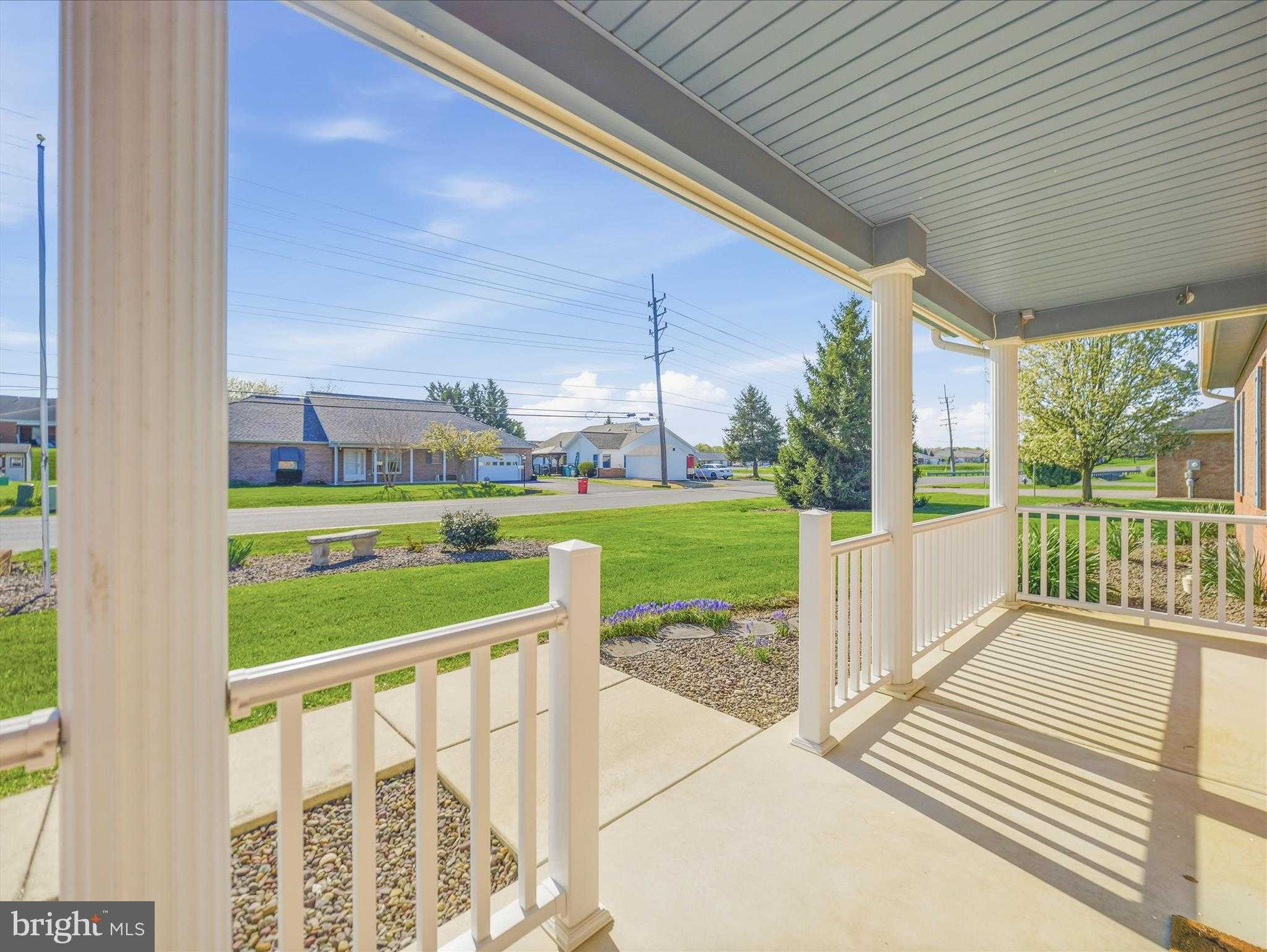 1217 S Pointe Dr photo 4