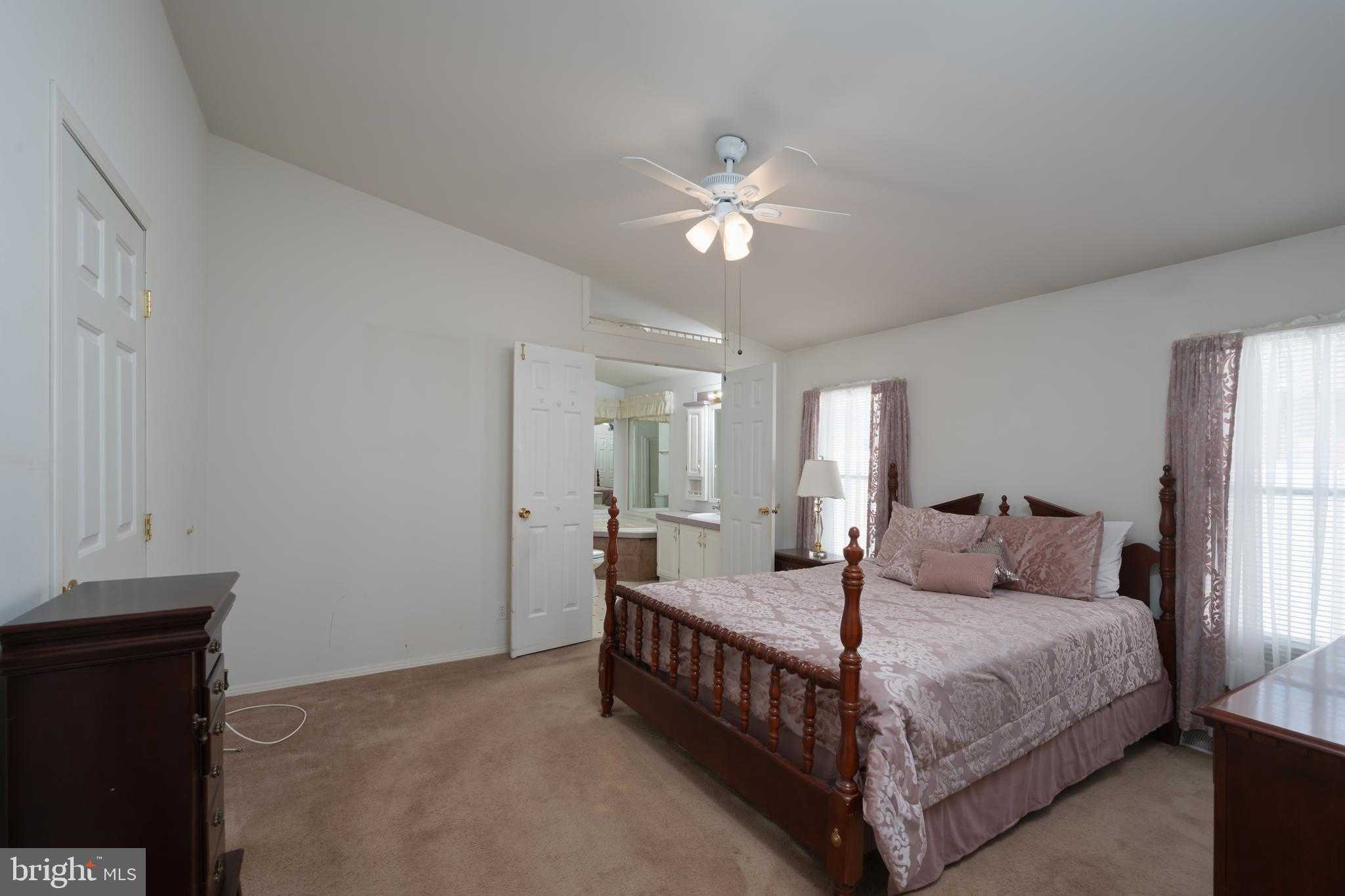 325 Hidden Springs Dr photo 14