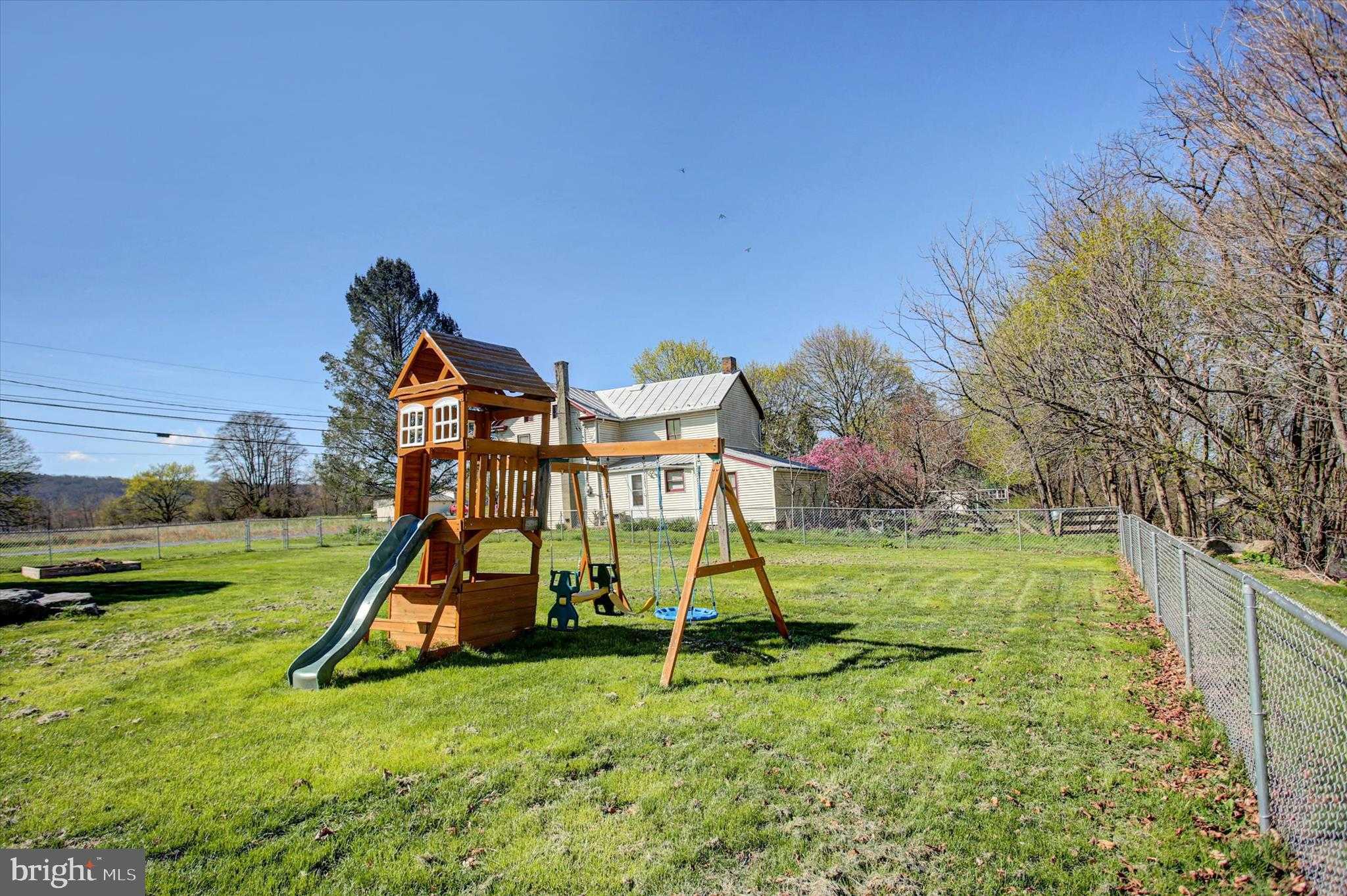 1611 Pine Rd photo 40